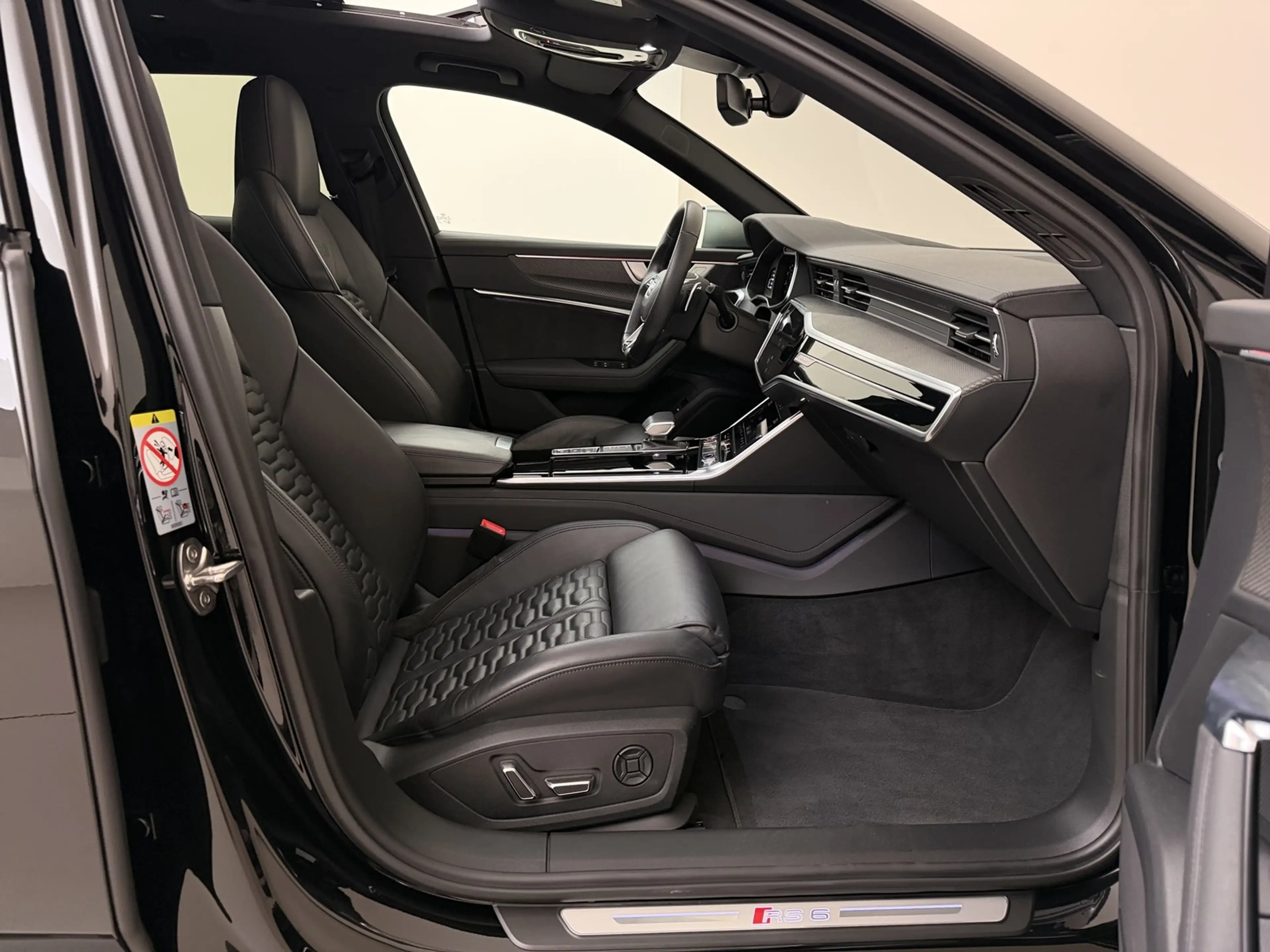 Audi RS6 Avant 4.0 TFSI quattro I Dynamic+ I Pano I Keramis — photo 14
