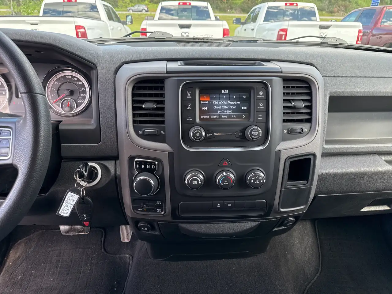 RAM 1500 снимка RAM 1500