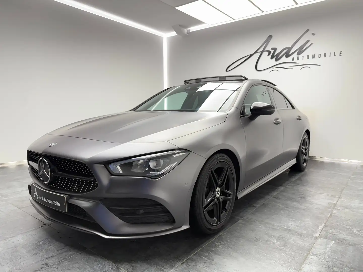 Mercedes-Benz CLA 180 *PACK AMG*PACK LIGHT*TOIT OUVRANT*GARANTIE 12 MOIS Rouge - 1