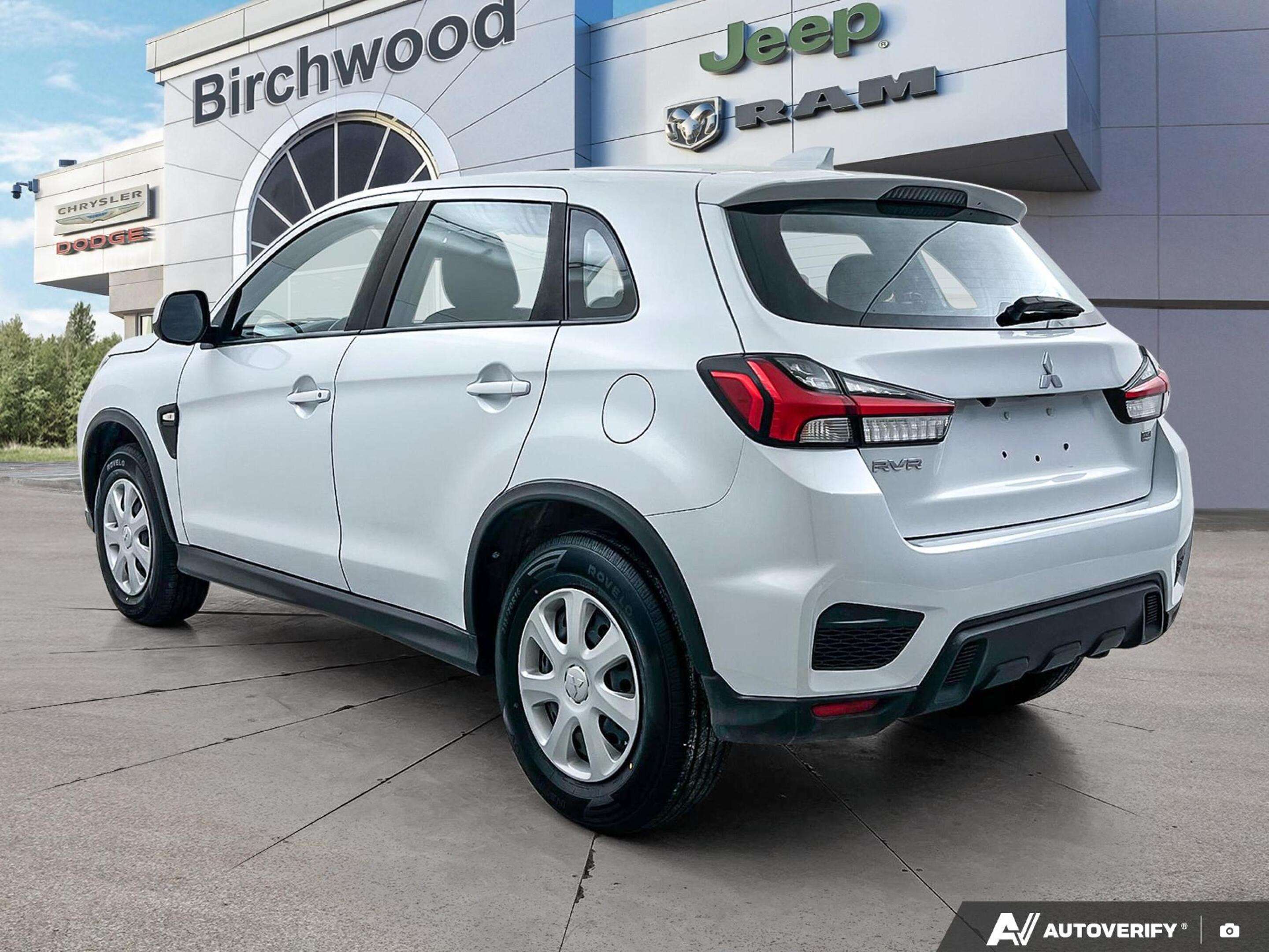 2023 Mitsubishi RVR ES | AWD | Low KMs | New Tires | — снимка 1