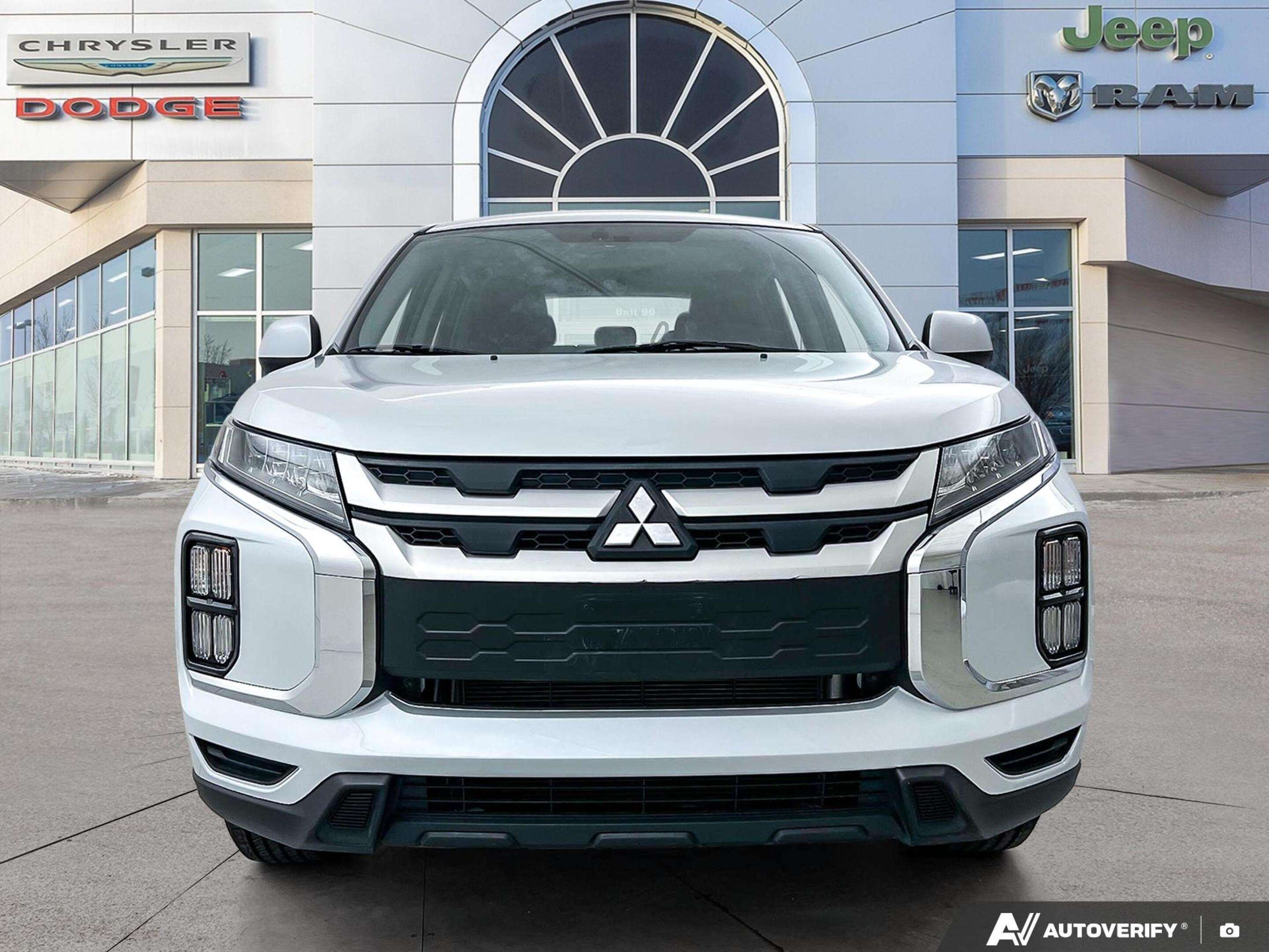2023 Mitsubishi RVR ES | AWD | Low KMs | New Tires | — снимка 1