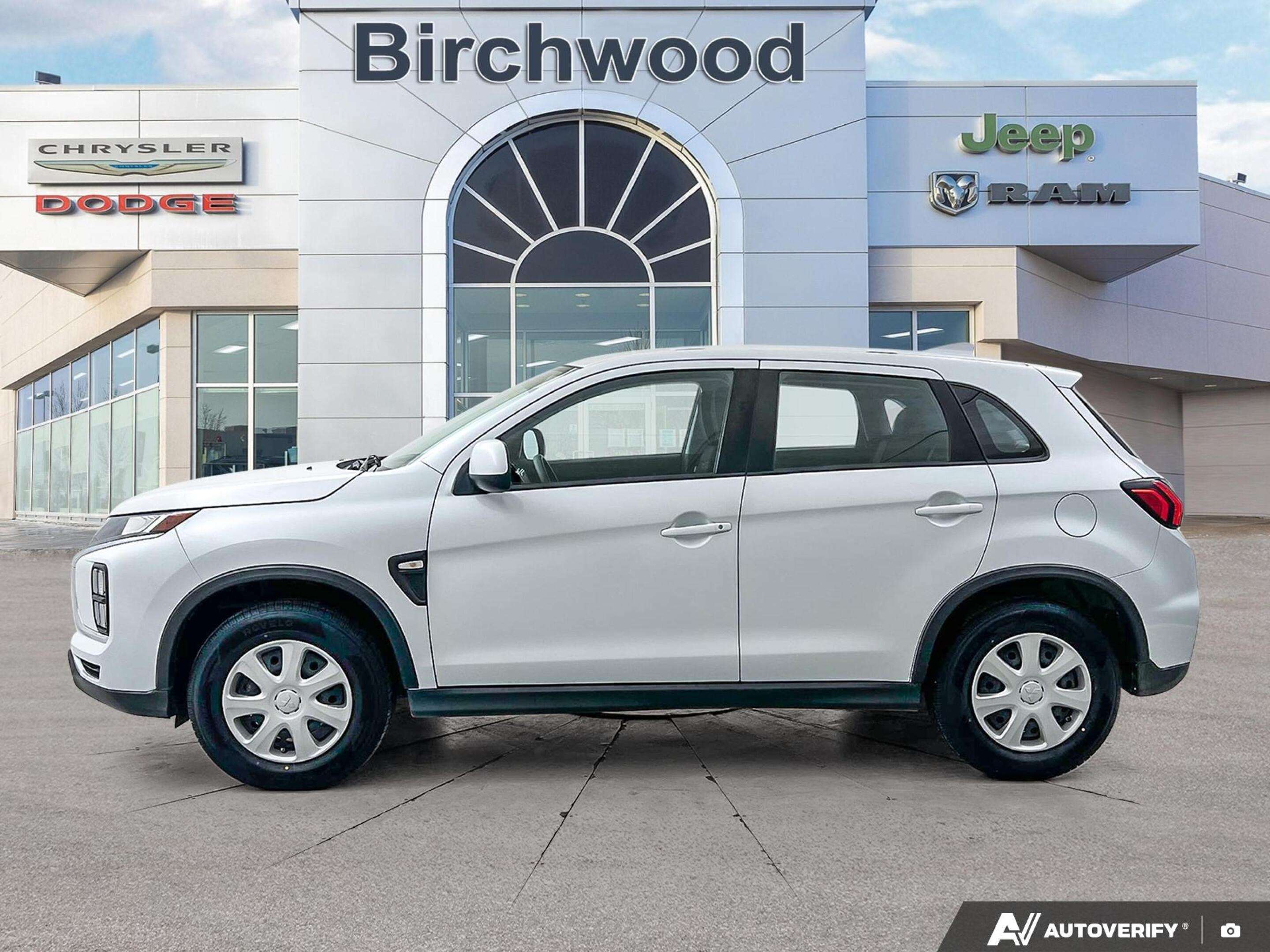 2023 Mitsubishi RVR ES | AWD | Low KMs | New Tires | — снимка 1