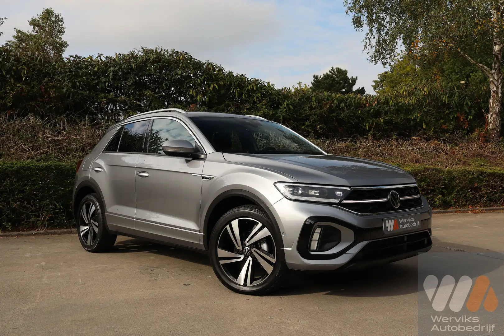 Volkswagen T-Roc R-Line 1.5TSI DSG| IQ-Matrix | CAMERA | KEYLESS | Argent - 1
