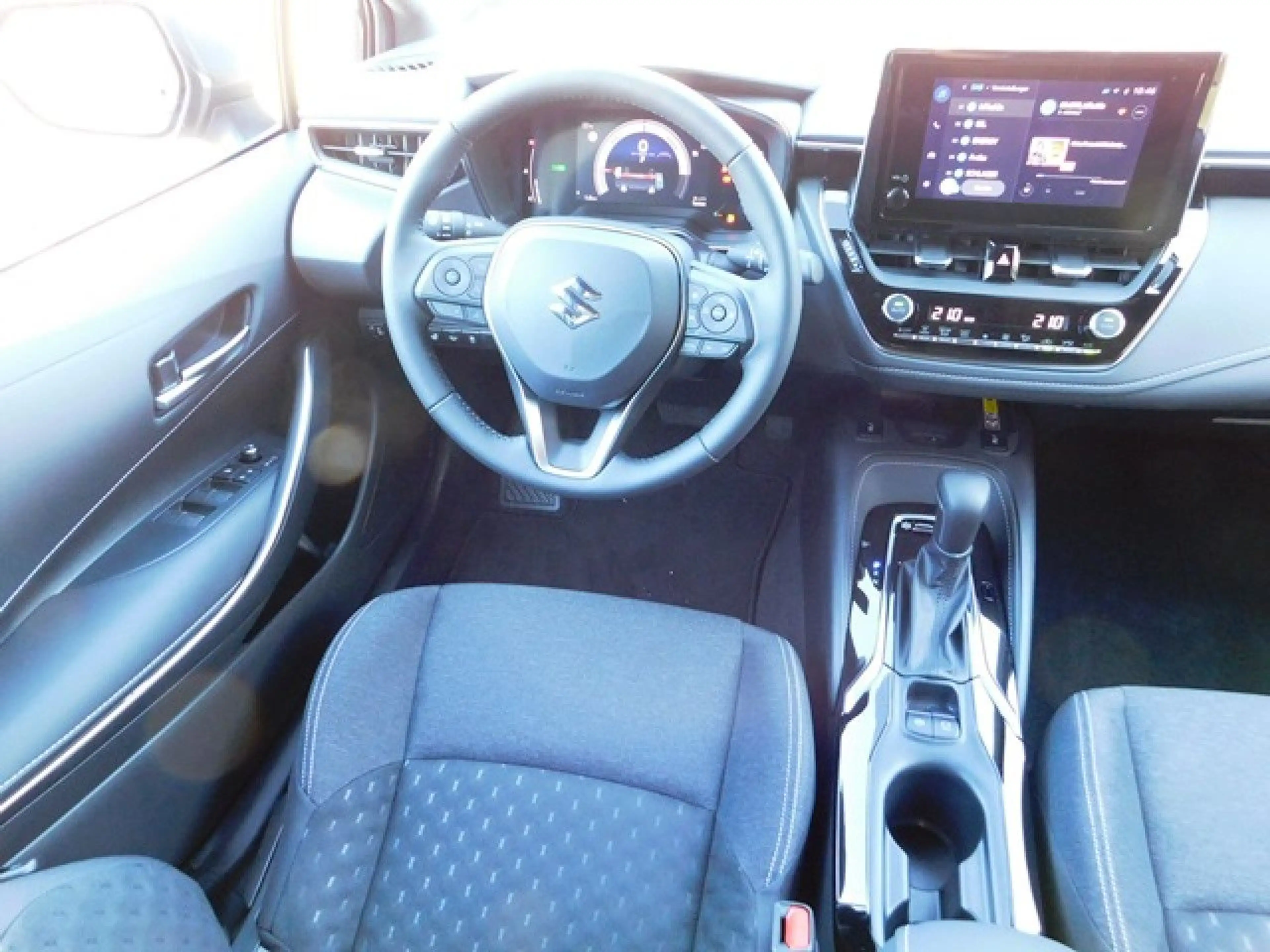 Suzuki Swace 1.8 5D CVT Comfort+ Hybrid Klima Rückfahrkamera — photo 11