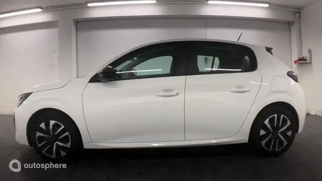 Peugeot 208 view 8