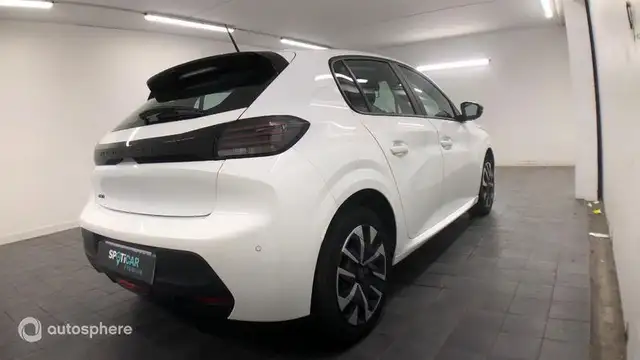 Peugeot 208 view 5