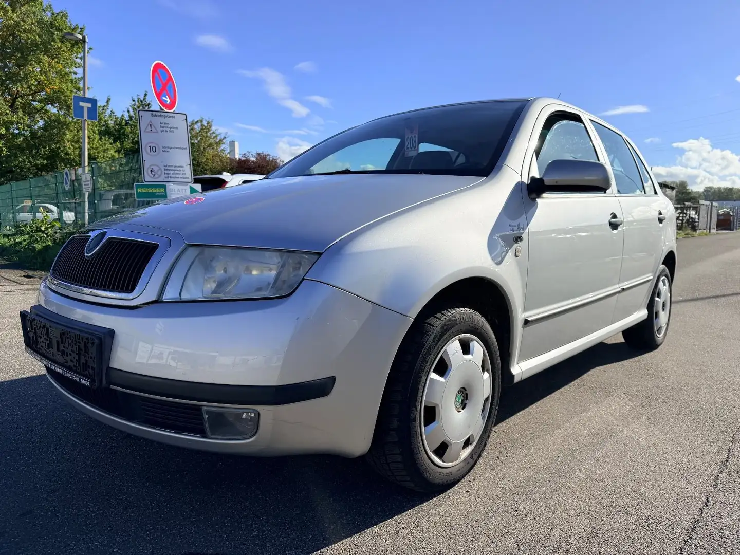 Skoda Fabia 1.4 Comfort Plateado - 2
