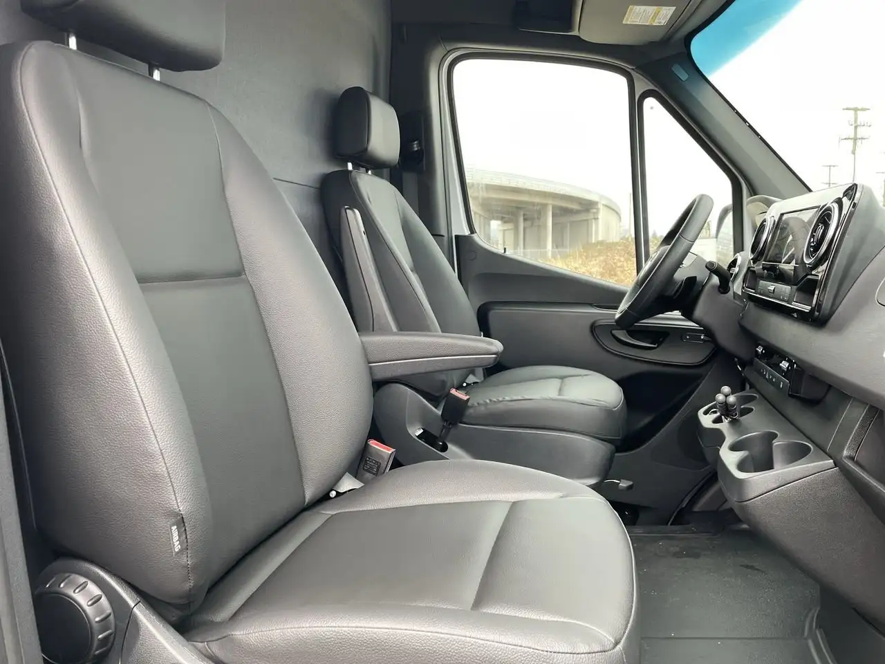 Mercedes-Benz eSprinter снимка Mercedes-Benz eSprinter