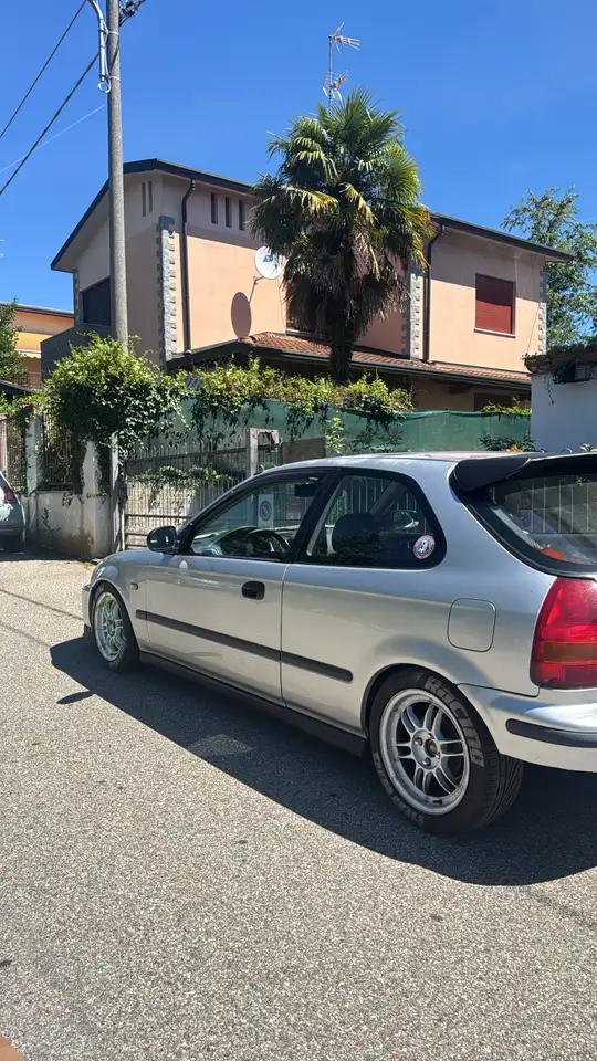 Honda Civic 3p 1.6 ES, foto 1