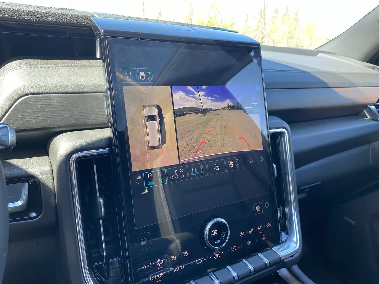GMC Yukon photo GMC Yukon