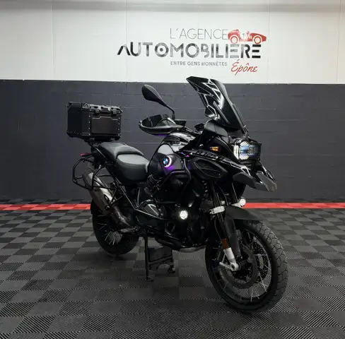 BMW 125 ADVENTURE Triple Black