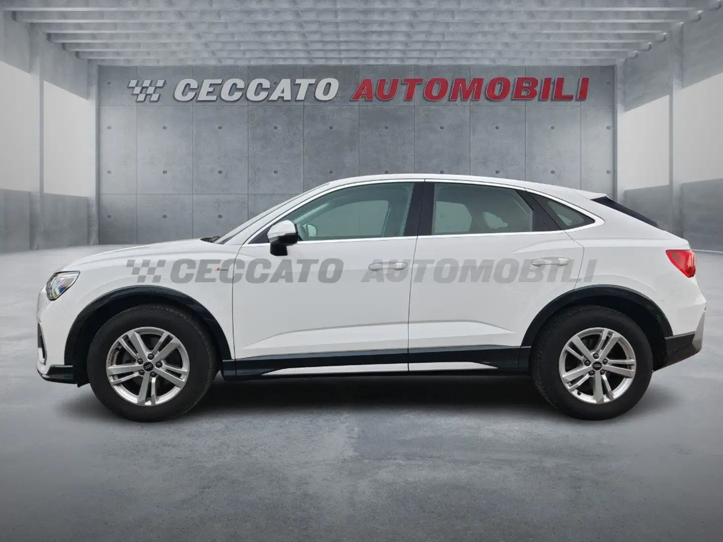 Audi Q3 Sportback 35 1.5 tfsi S line edition Wit - 2