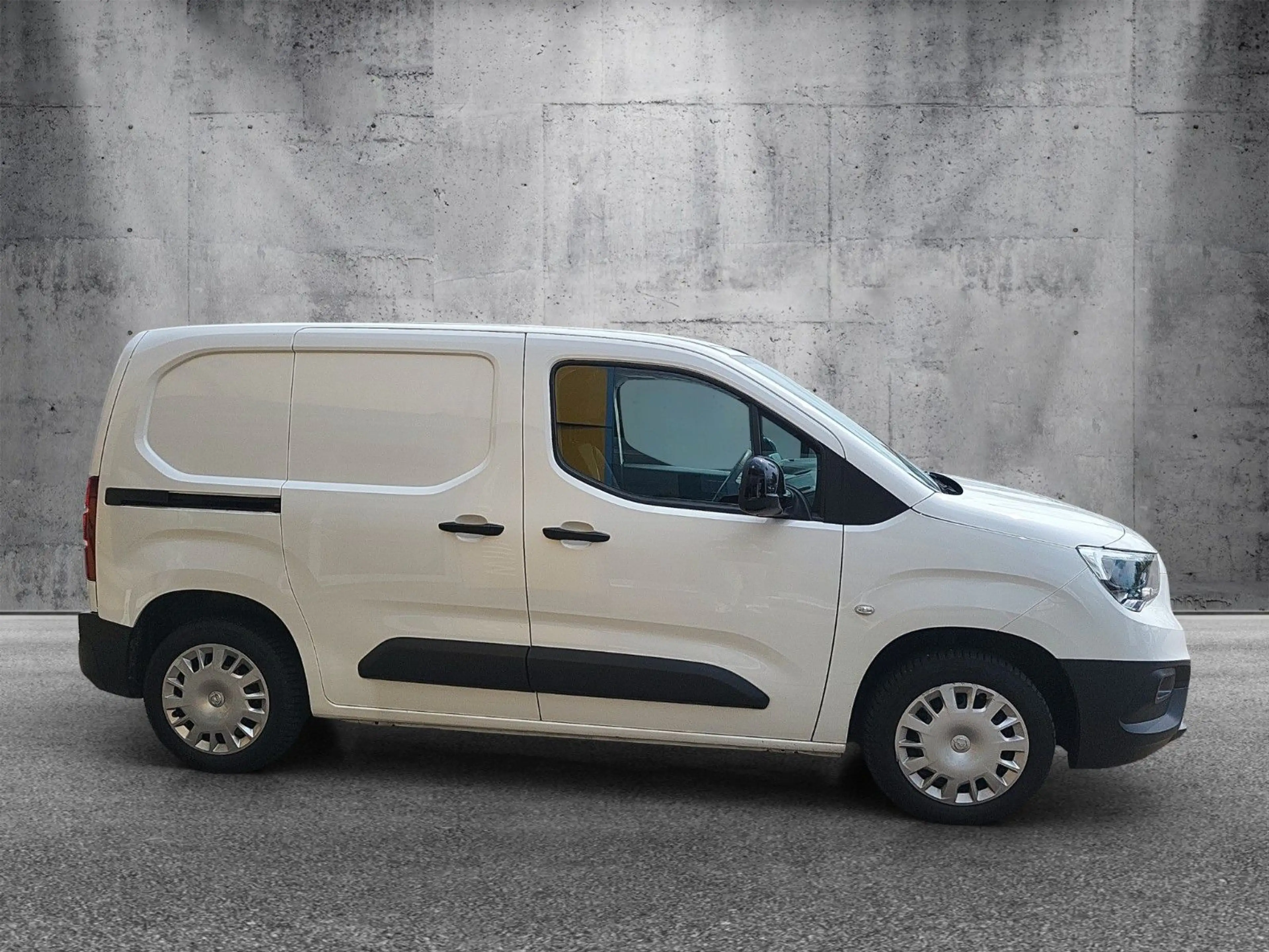 Opel Combo E Cargo"Edition" aus 1-Hand Navi/DAB/Klima — photo 7