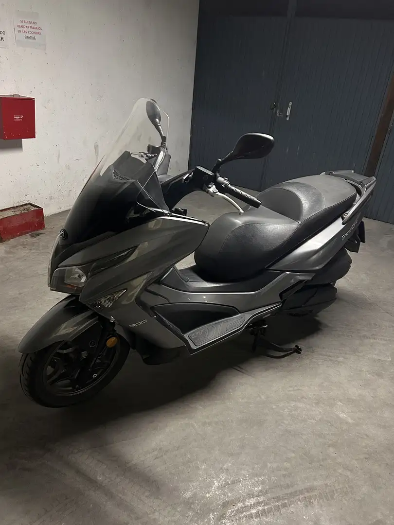 Kymco Super Dink 300 Nada reseñable Gris - 2