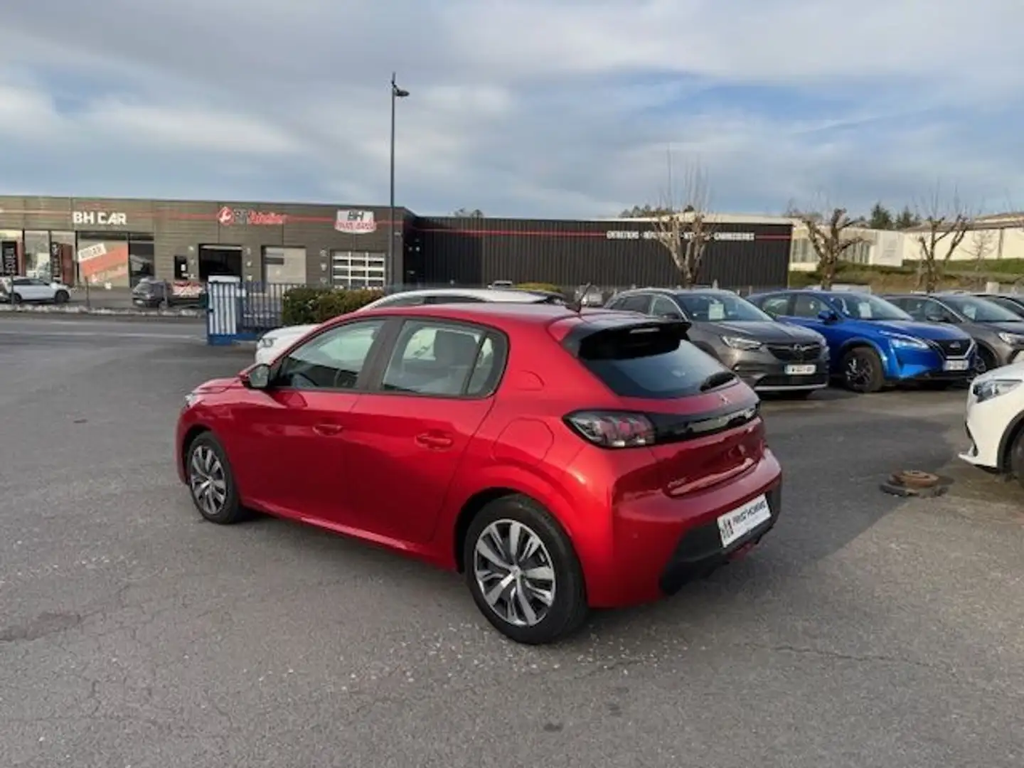 Peugeot iOn 1.2 PURETECH 100CH S\u0026S ACTIVE + OPTIONS Rouge - 2