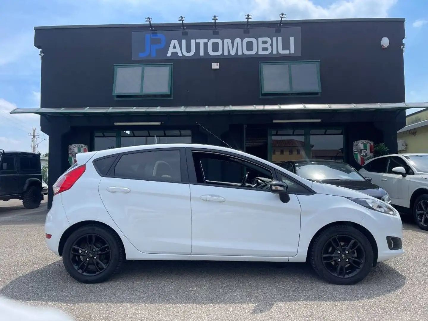 Ford Fiesta 1.5 tdci Business 75cv 5p E6 Blanc - 1