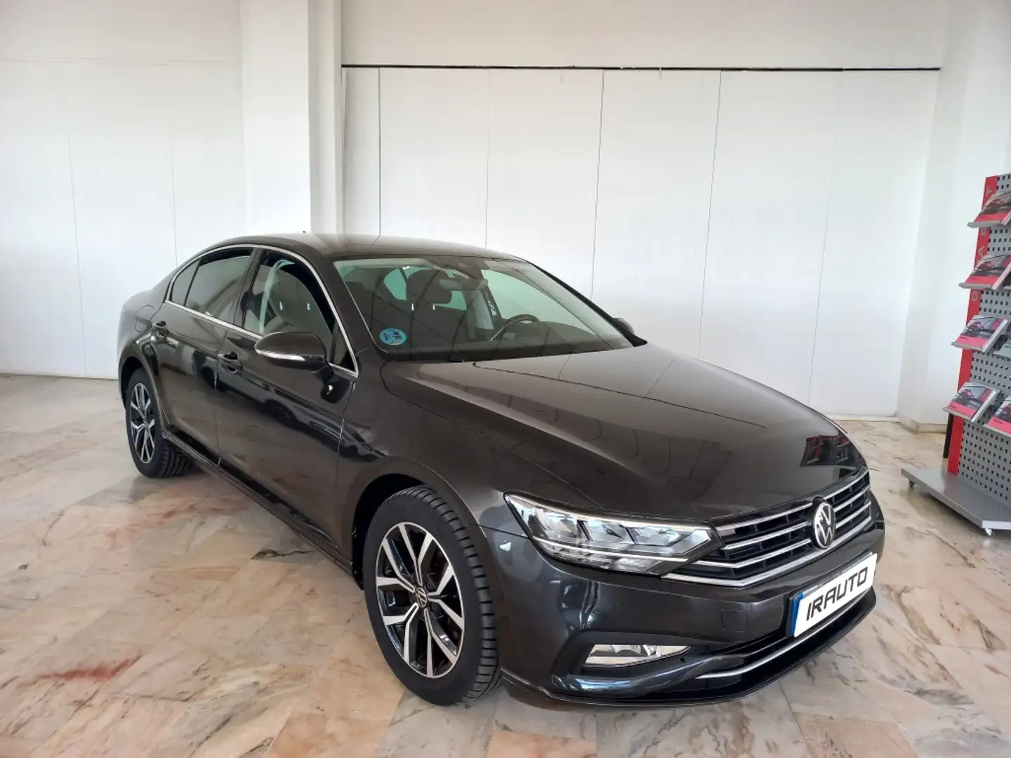 Volkswagen Passat 2.0TDI Advance DSG7 110kW Gris - 1