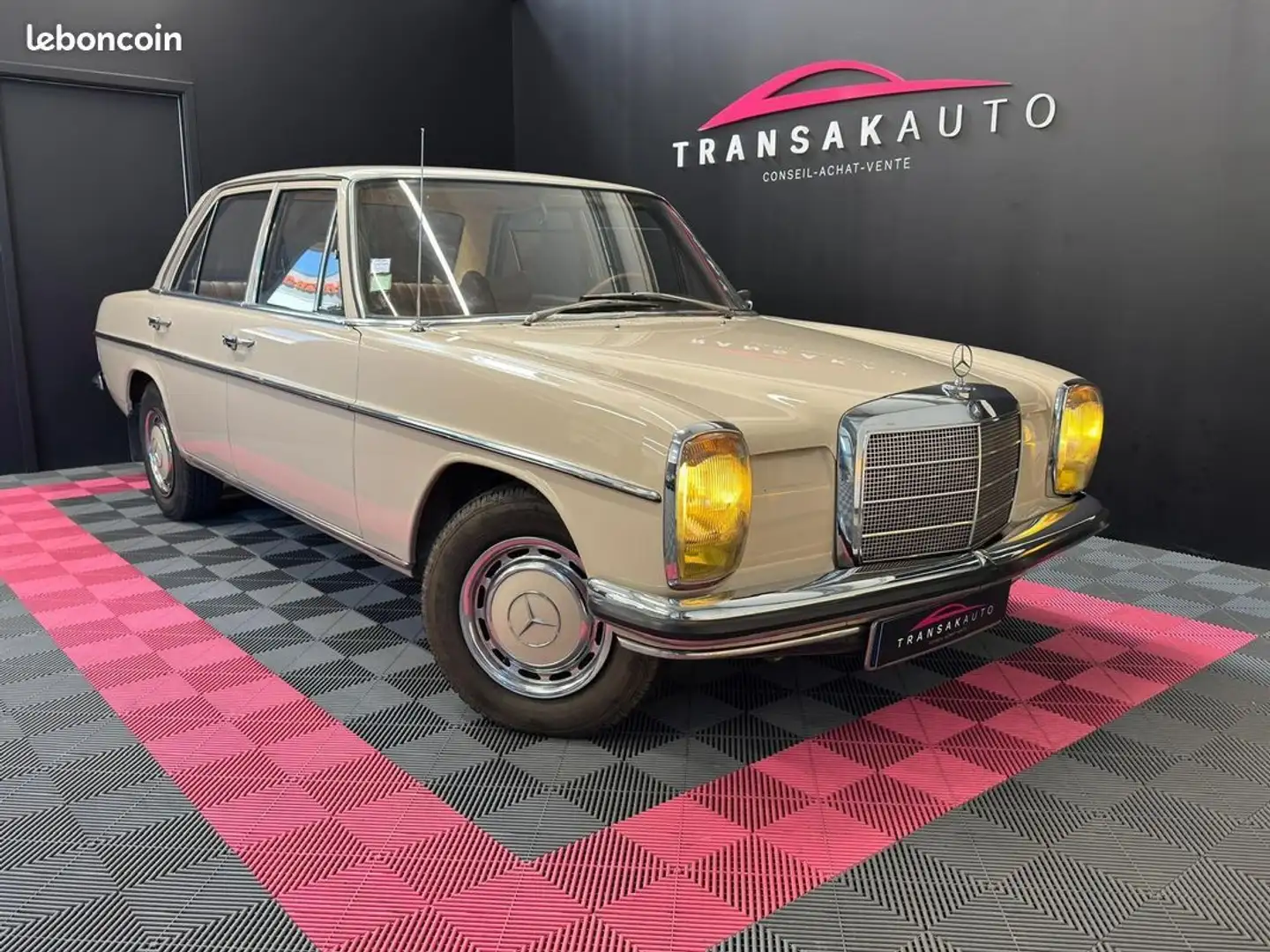 Mercedes-Benz 220 E W115 1969 ORIGINE FRANCE Véhicule Expertisé Révi Beige - 1