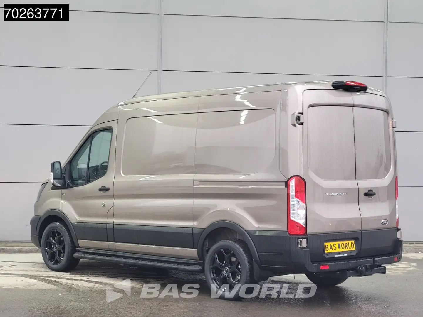 Ford Transit 130pk L2H2 Airco Cruise Camera Trekhaak Parkeersen Beige - 2