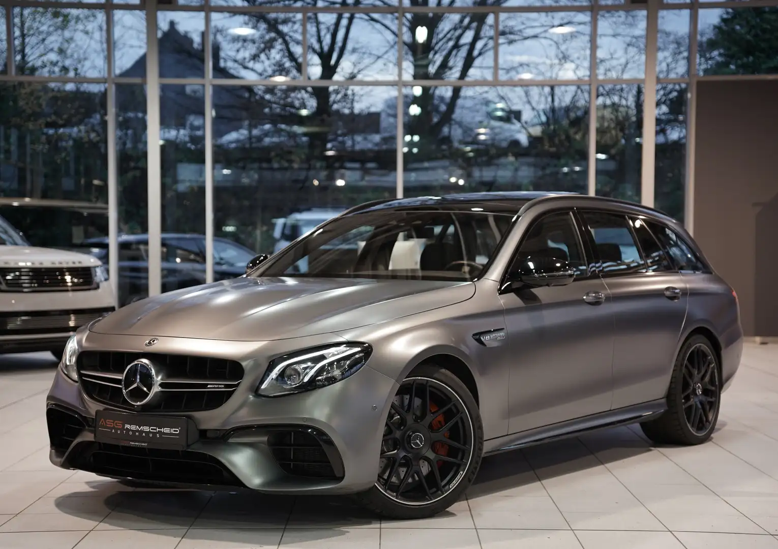 Mercedes-Benz E 63 AMG S 4M T 1H *20 *Distr.*Pano*Night*H-UP Gris - 1