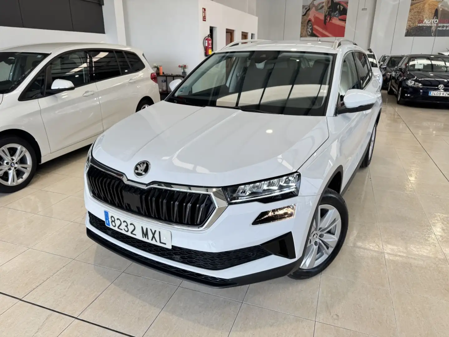 Skoda Karoq 1.0 TSI Selection 85KW Weiß - 1