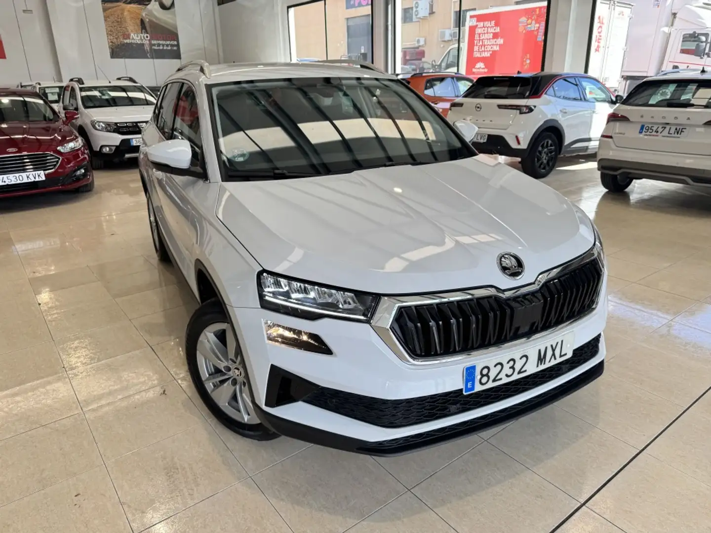 Skoda Karoq 1.0 TSI Selection 85KW Weiß - 2