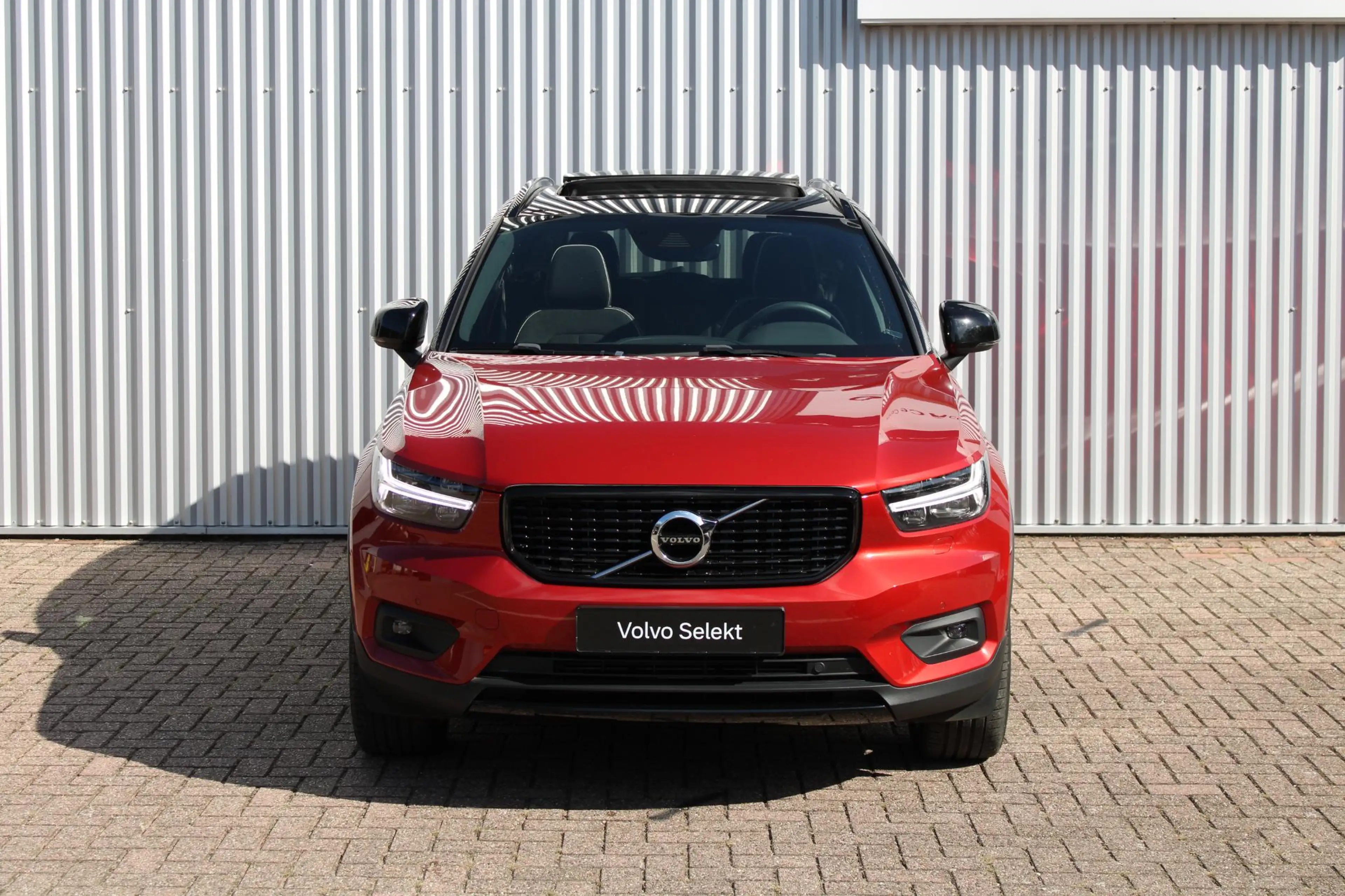Volvo XC40 1.5 T4 Recharge R-Design | Panoramadak | Adaptieve — photo 2