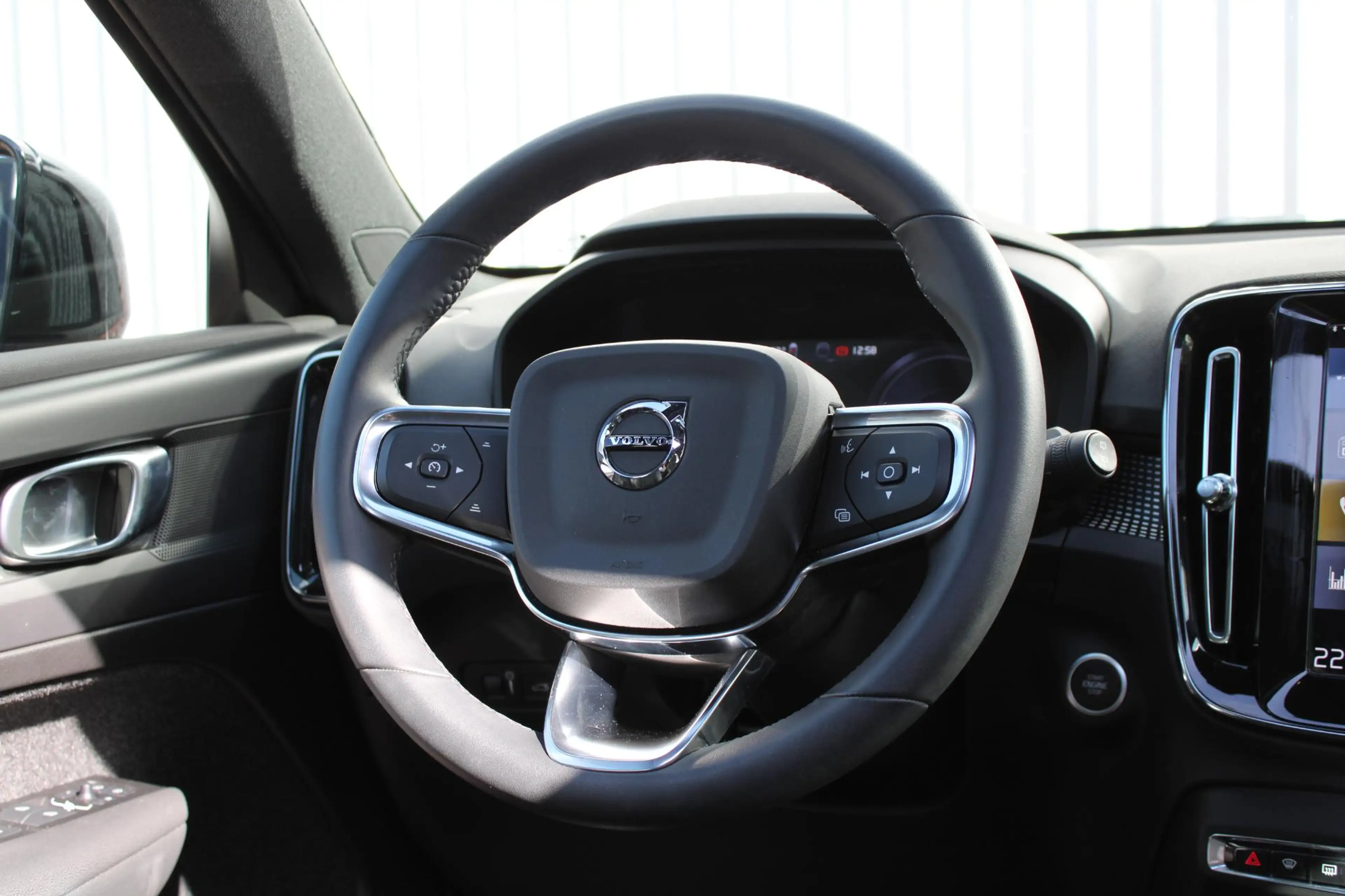 Volvo XC40 1.5 T4 Recharge R-Design | Panoramadak | Adaptieve — photo 12