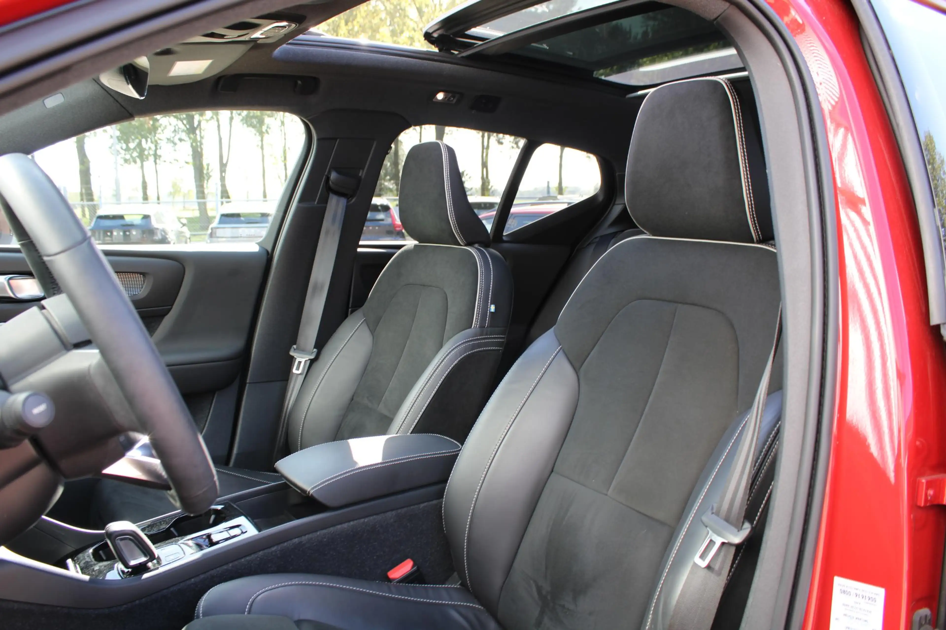 Volvo XC40 1.5 T4 Recharge R-Design | Panoramadak | Adaptieve — photo 14