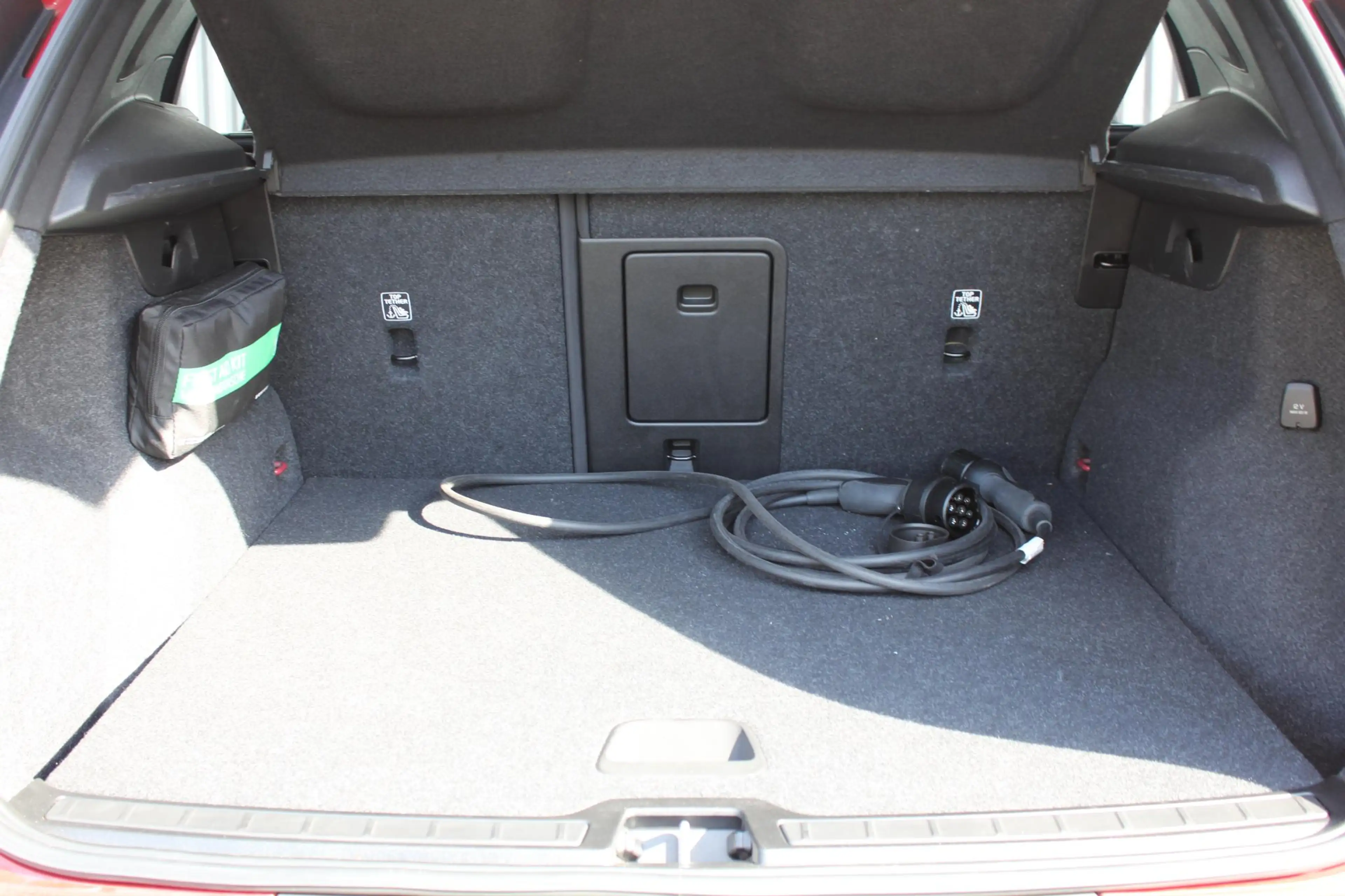 Volvo XC40 1.5 T4 Recharge R-Design | Panoramadak | Adaptieve — photo 8
