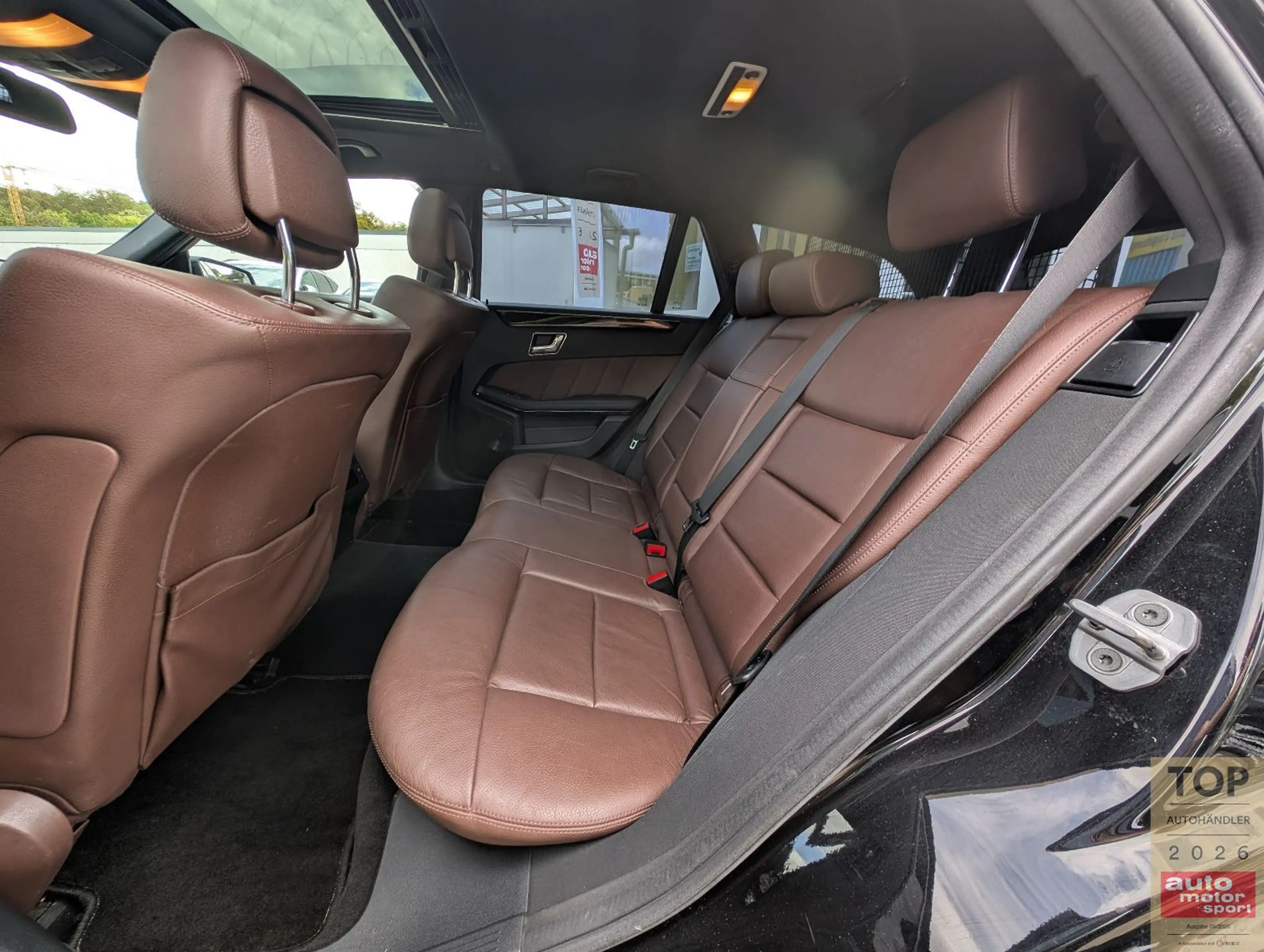 Mercedes-Benz E 250 CDI T AMG-Line Avantga*2Hd*BiXe*SD*AHK*Luft — photo 12