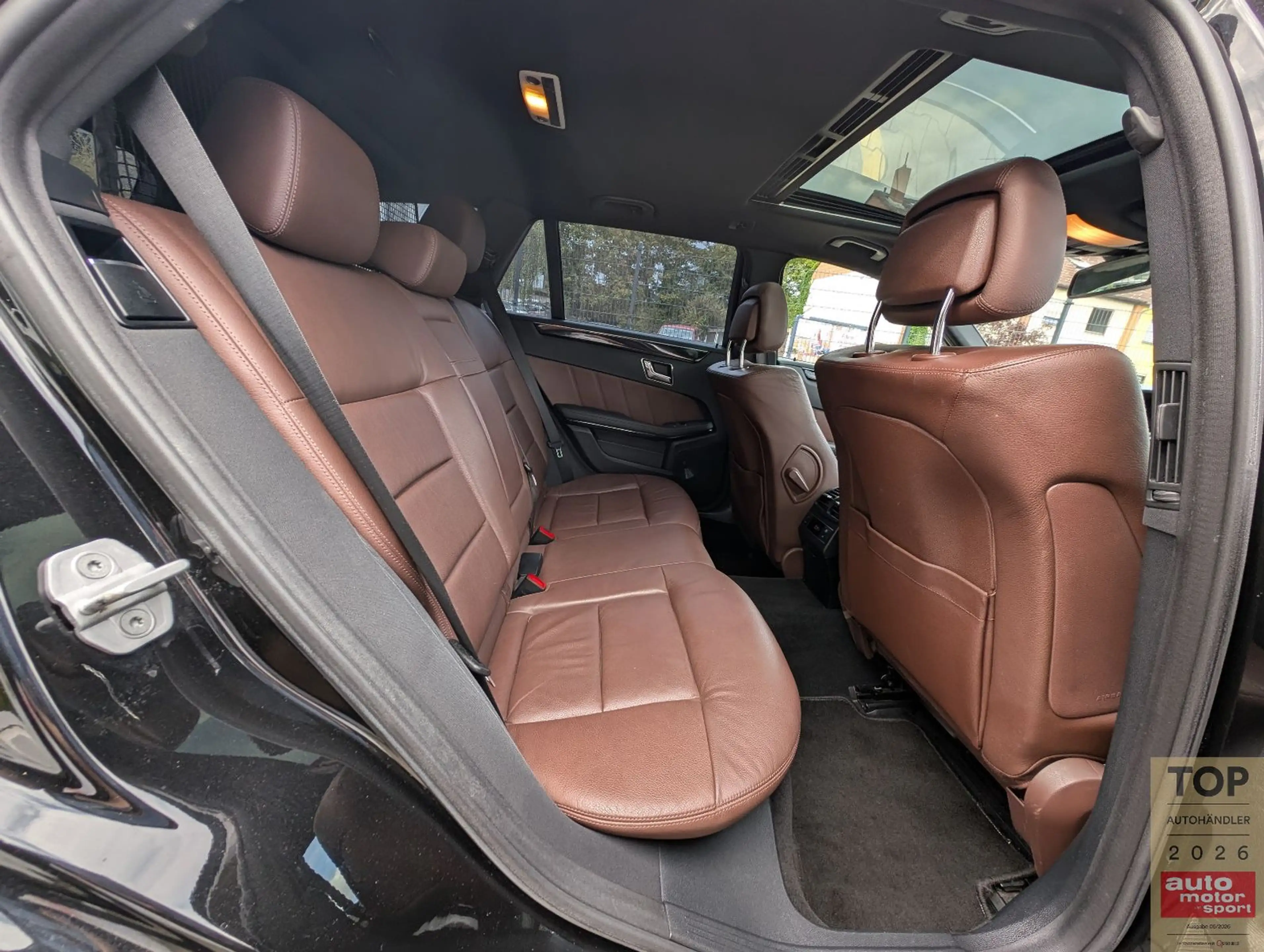 Mercedes-Benz E 250 CDI T AMG-Line Avantga*2Hd*BiXe*SD*AHK*Luft — photo 16
