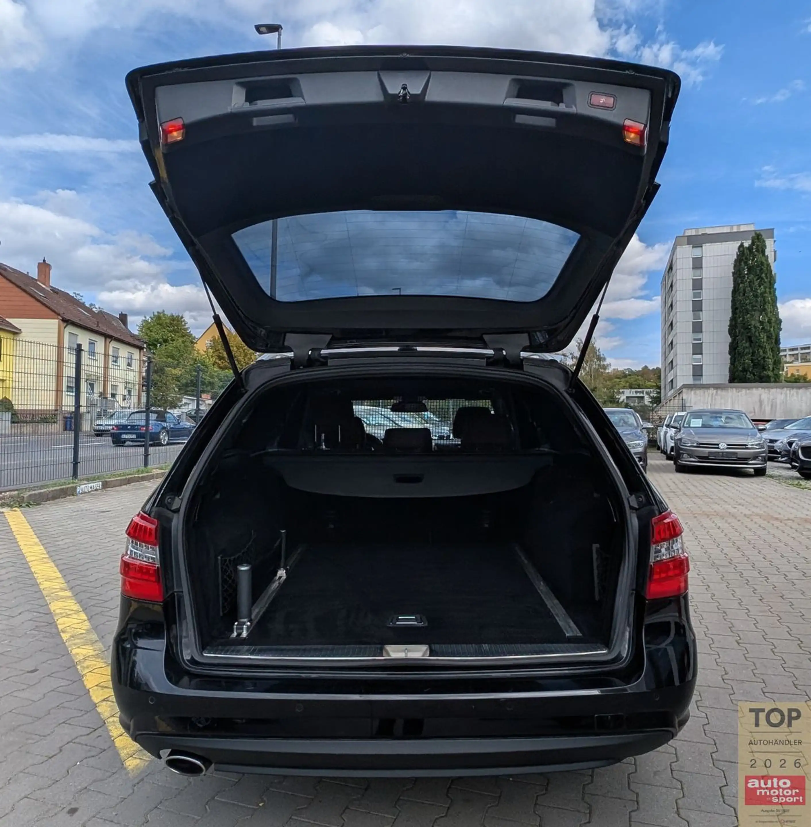 Mercedes-Benz E 250 CDI T AMG-Line Avantga*2Hd*BiXe*SD*AHK*Luft — photo 13