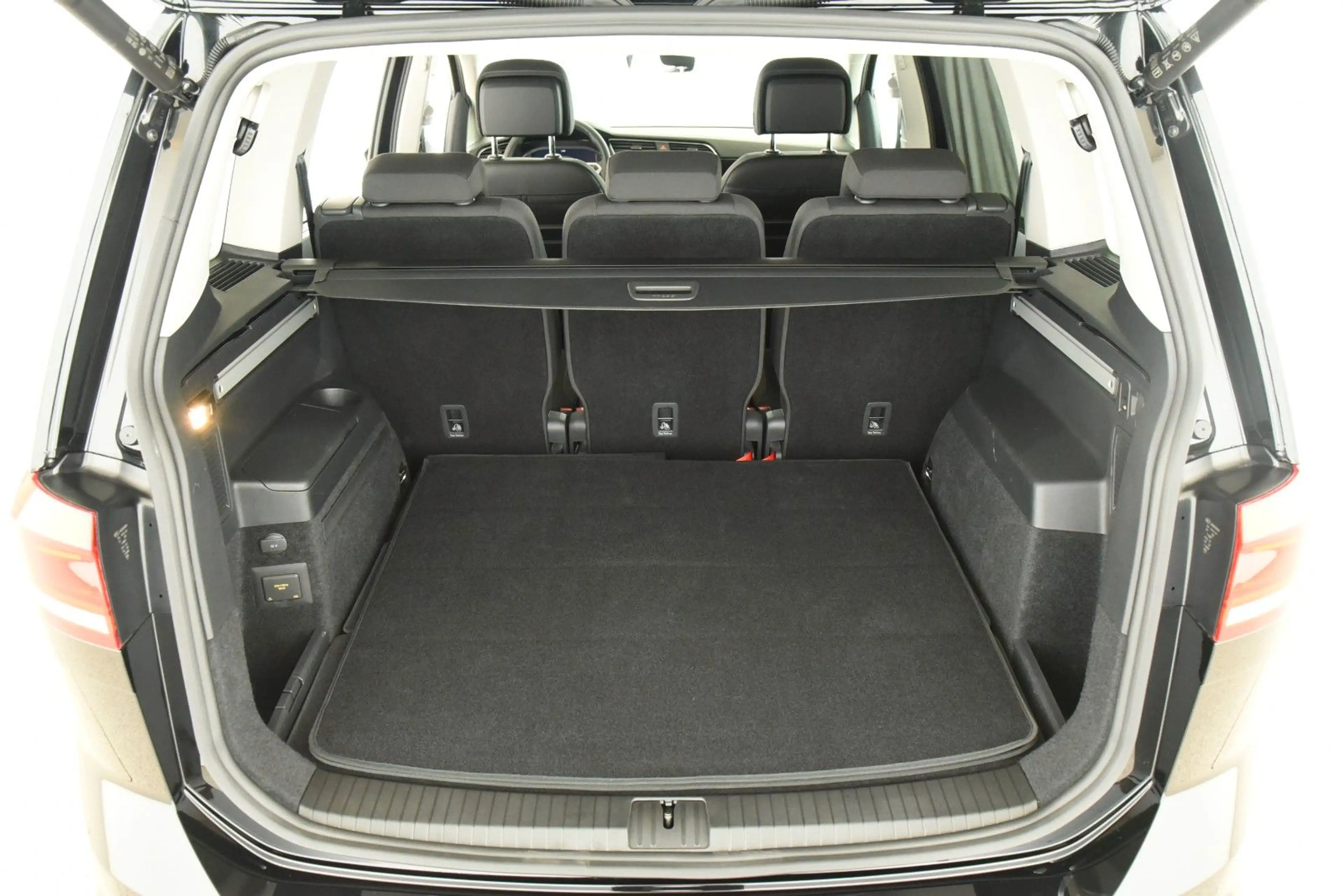 Volkswagen Touran 1.5 TSI ACT OPF DSG Comfortline IQ.Light — photo 8