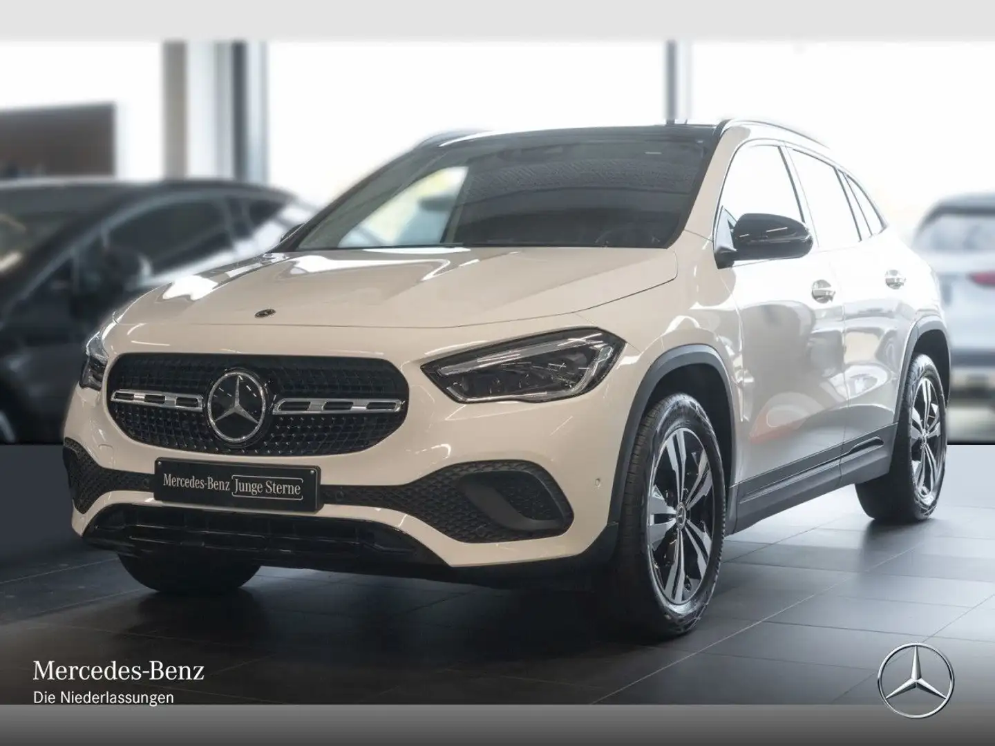 Mercedes-Benz GLA 200 d 4M PROGRESSIVE+NIGHT+PANO+AHK+MULTIBEAM Weiß - 2