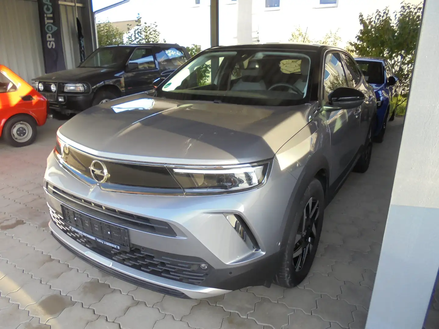 Opel Mokka Edition Sitzheizung Einparkhilfe Navigtionssystem Silber - 1
