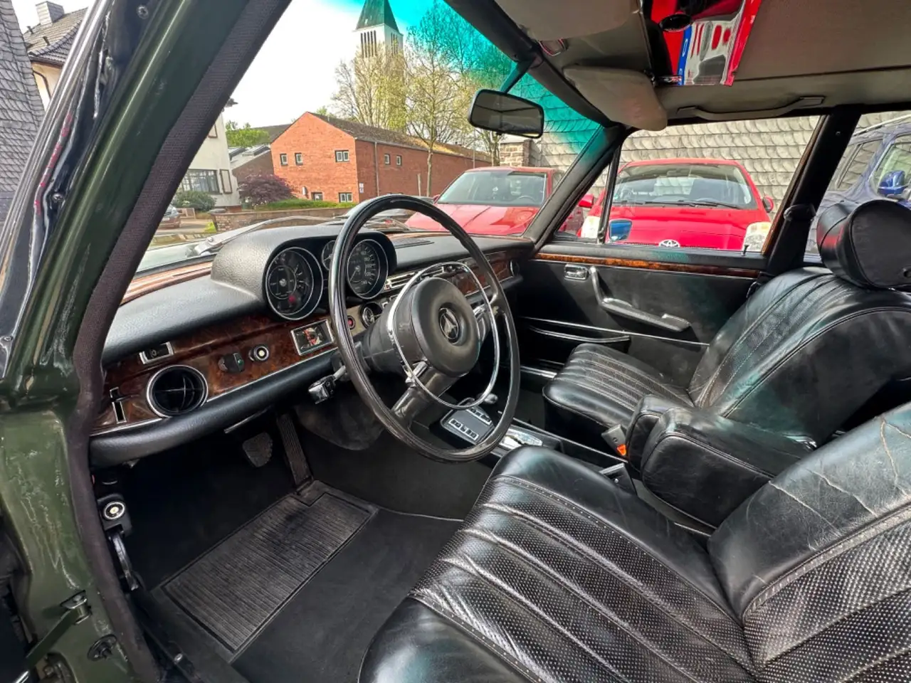 Mercedes-Benz 300 SEL 6.3 V8, foto 12