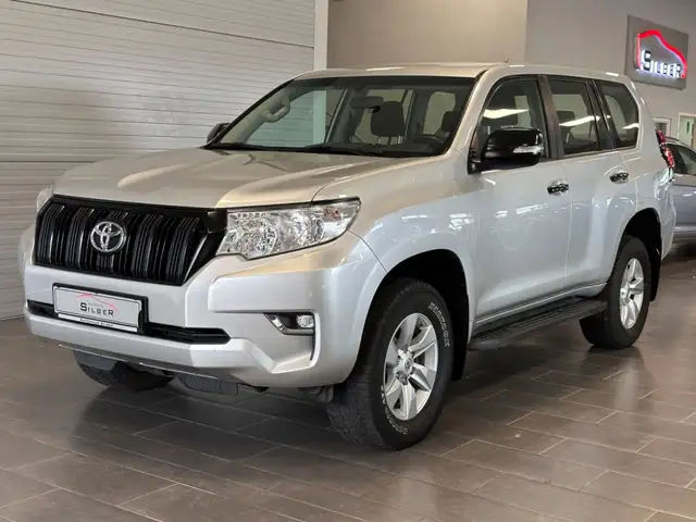 Toyota Land Cruiser 2.8 D 4D Automatik/Navi/PDC