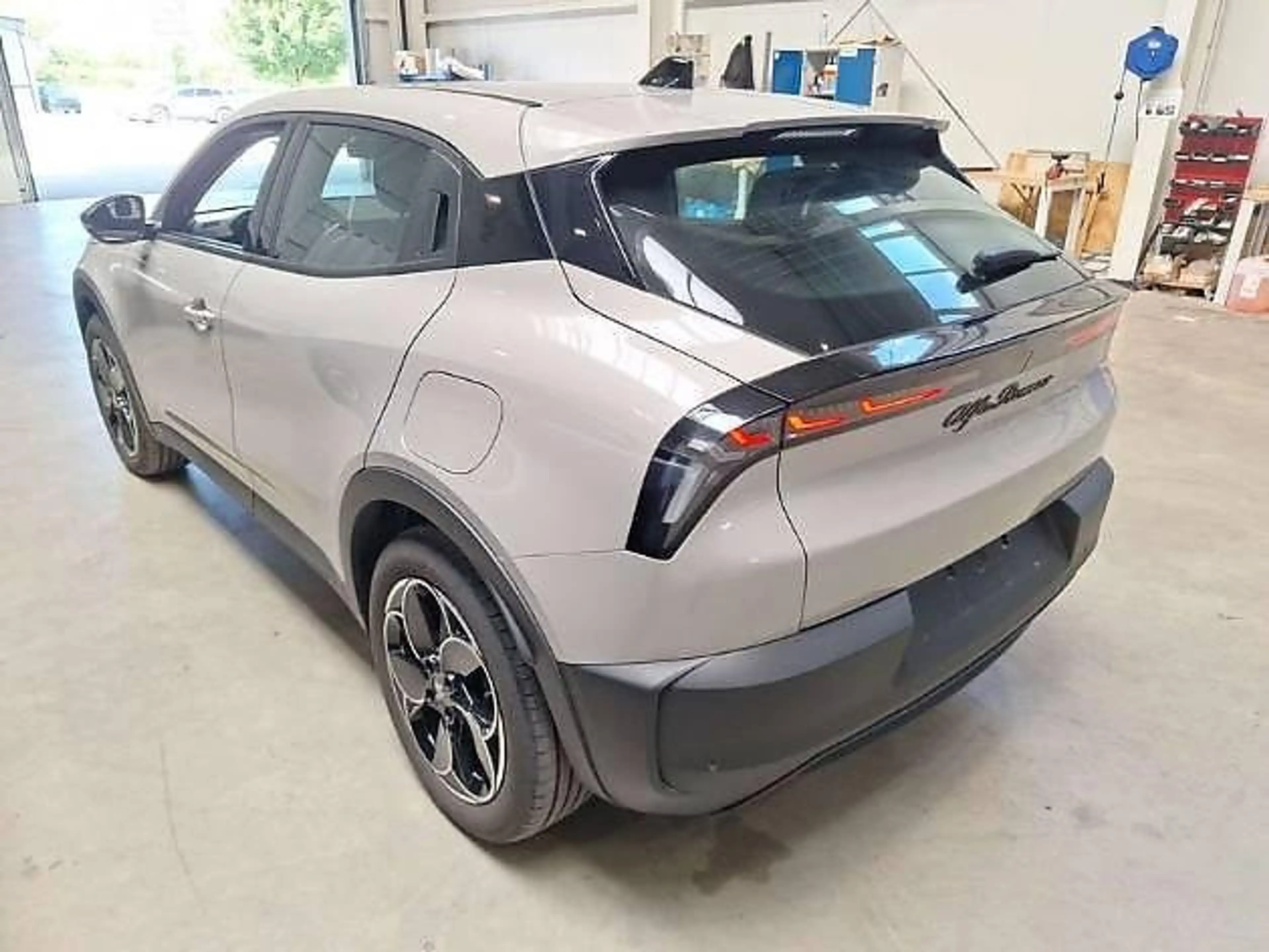 Alfa Romeo Junior Elettrica 54 kWh ACC/LED/PDC/Carplay — photo 4