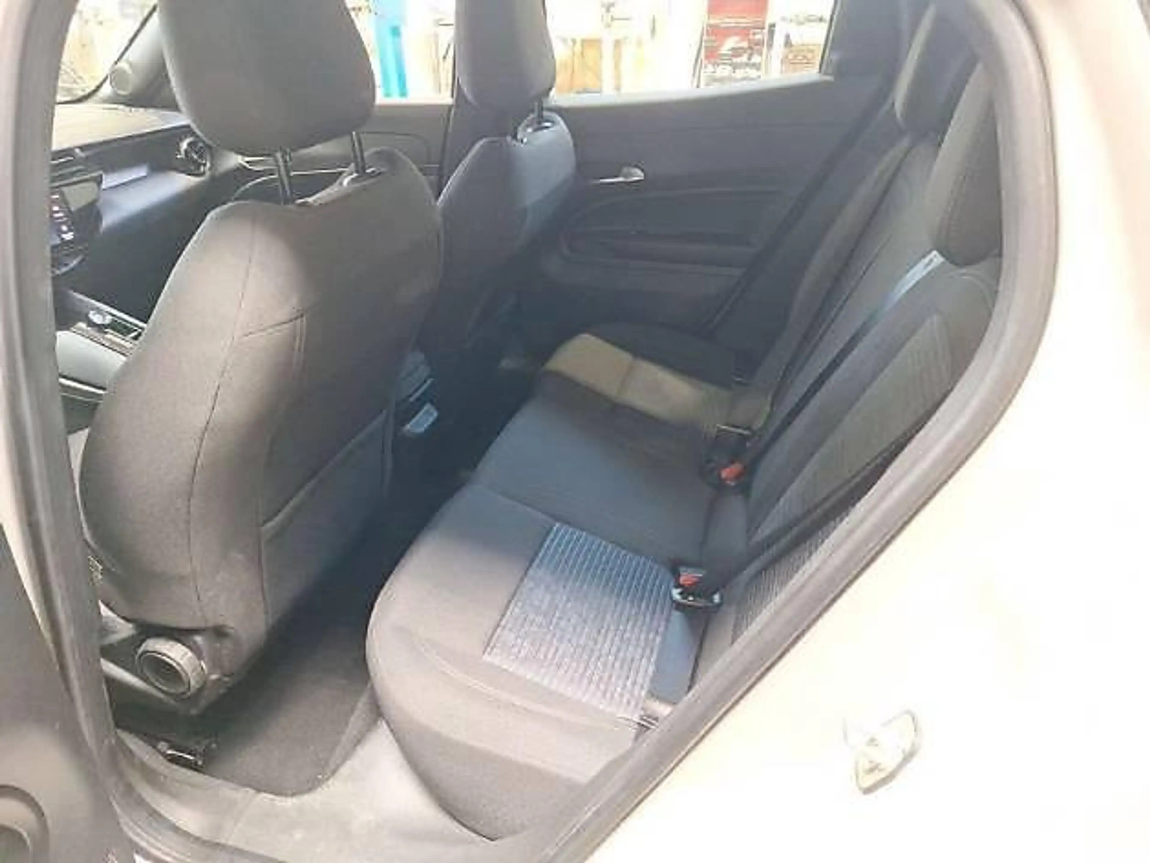 Alfa Romeo Junior Elettrica 54 kWh ACC/LED/PDC/Carplay — photo 10