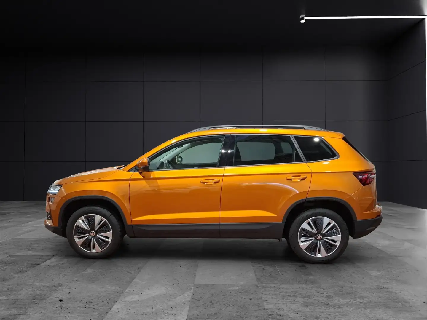Skoda Karoq TSI Ambition DSG LED AID GRA PDC SH Orange - 2