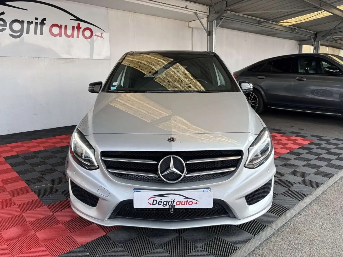 Mercedes-Benz B 200 200 d 7-G DCT Fascination Gris - 2