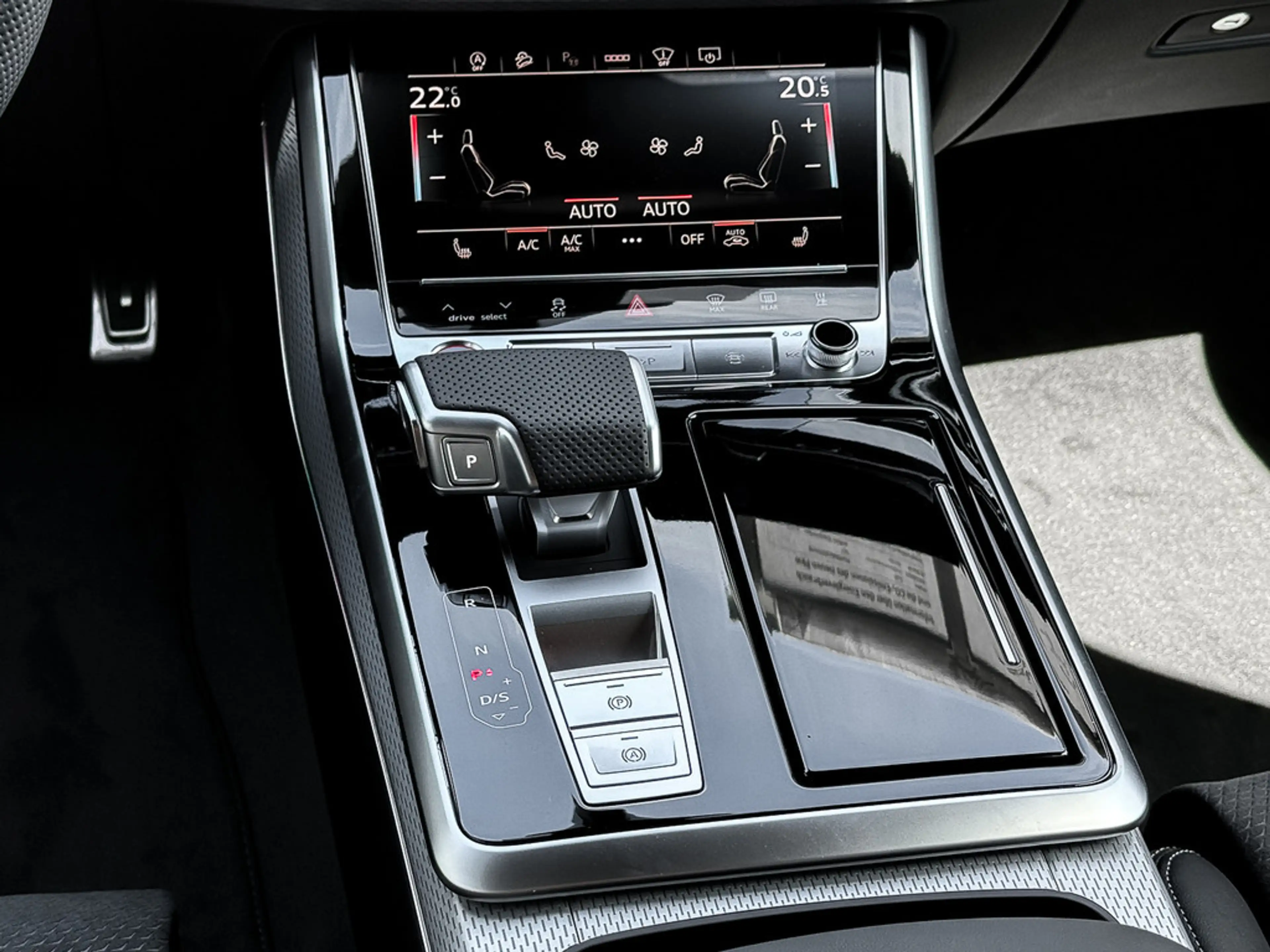 Audi SQ7 SUV TFSI 373 kW tiptronic AHK, Schwarzpaket, Standklima, Matrix — photo 13