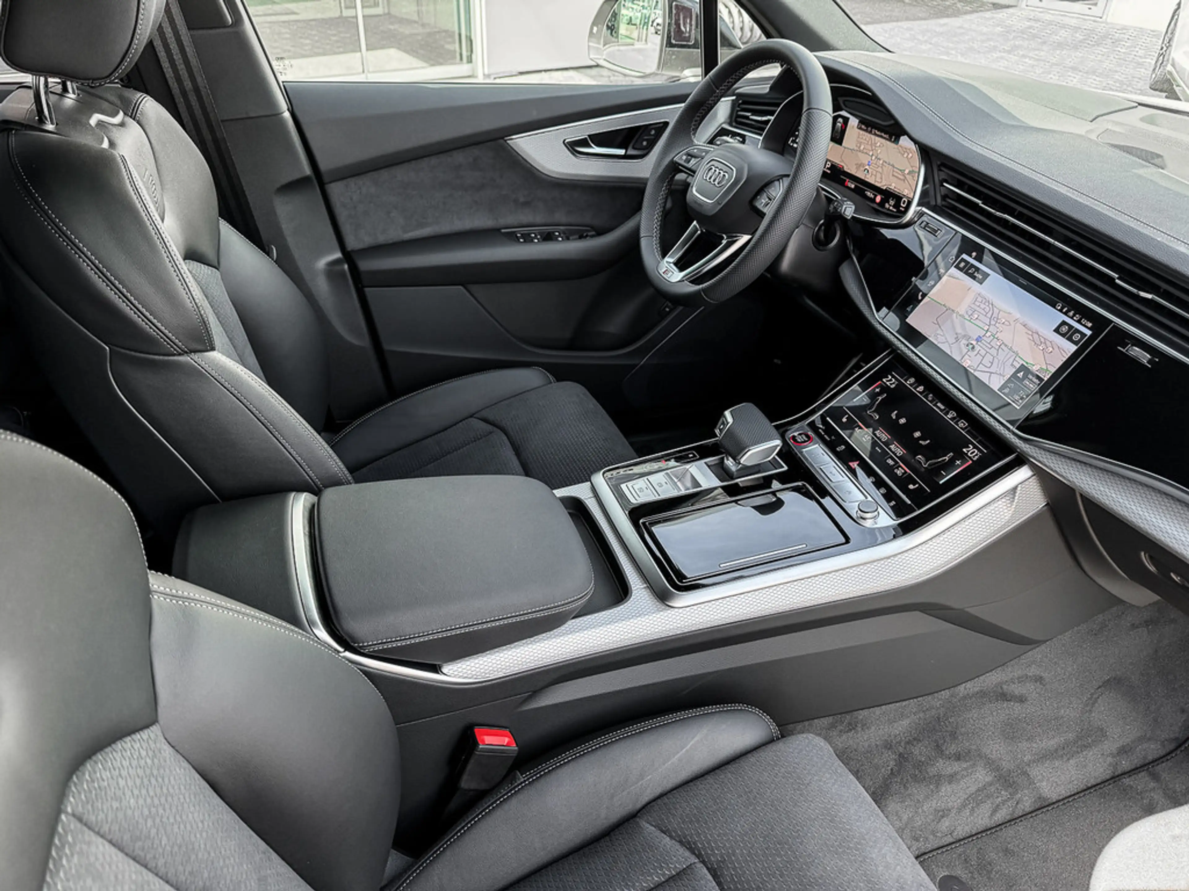 Audi SQ7 SUV TFSI 373 kW tiptronic AHK, Schwarzpaket, Standklima, Matrix — photo 8