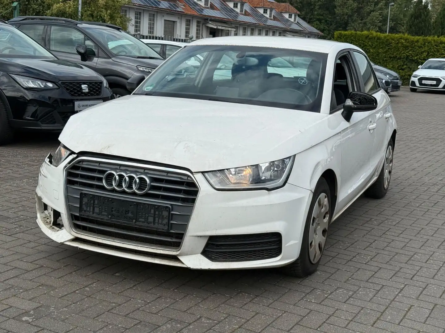 Audi A1 Sportback 70kW 5-Gang 4 Türen Weiß - 1