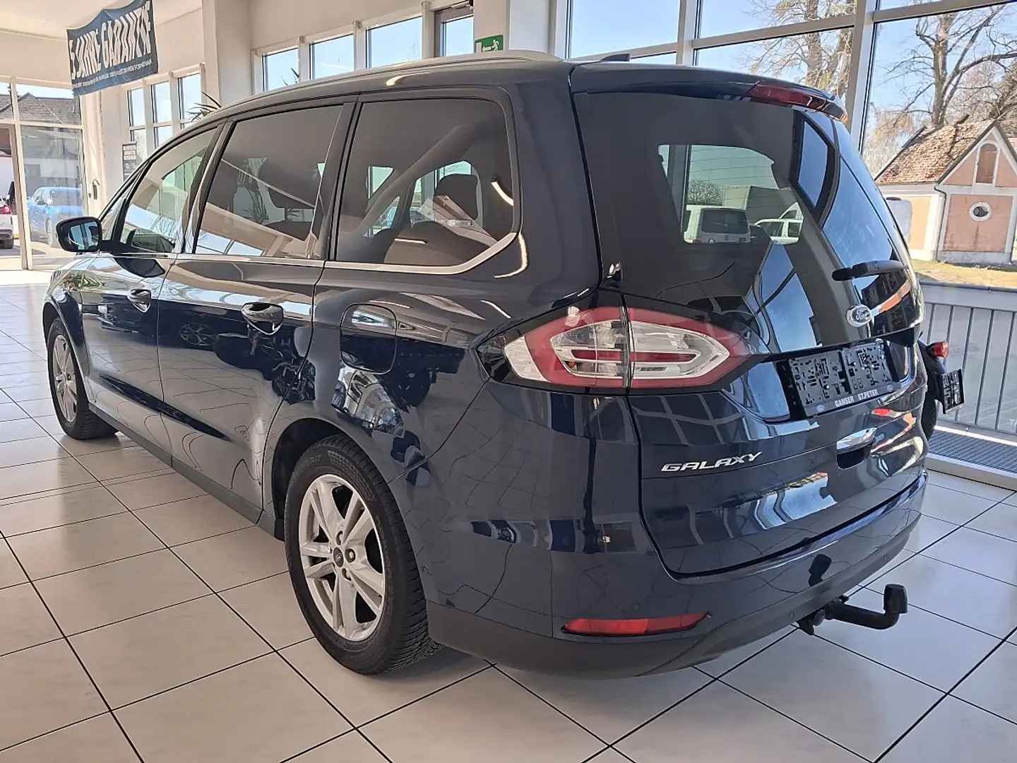 Ford Galaxy 2,5 Duratec Hybrid Titanium Aut. Blau - 2