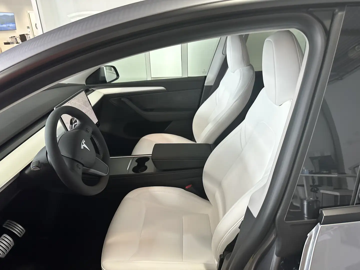 Tesla Model Y Performance Dual Motor awd - 2