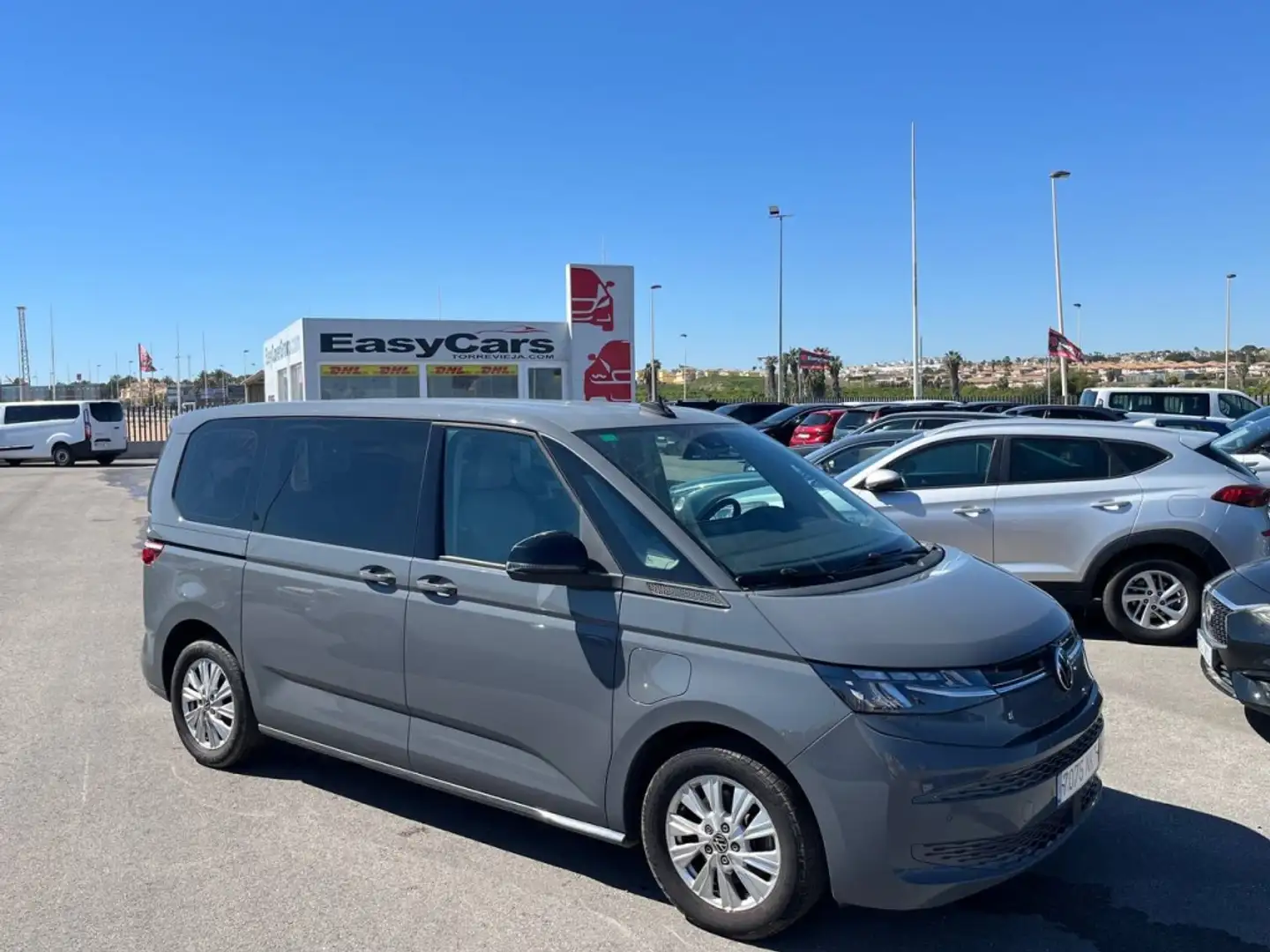 Volkswagen T7 Multivan 1.4 TSI PHEV Batalla Corta Life DSG 160kW Gris - 2