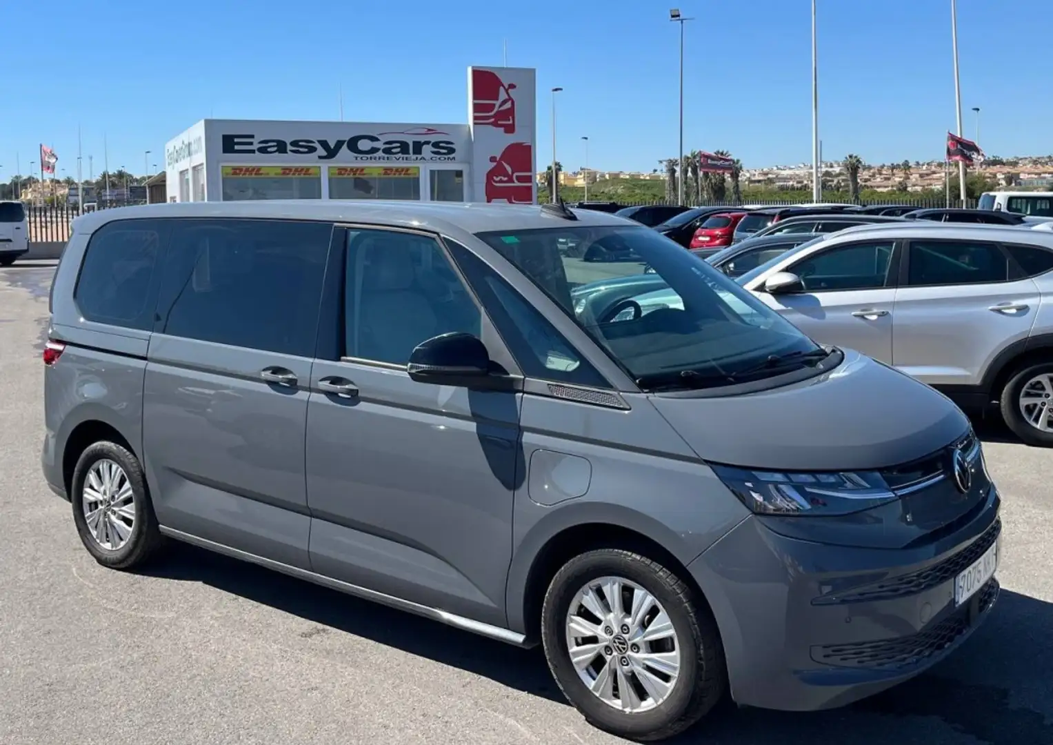 Volkswagen T7 Multivan 1.4 TSI PHEV Batalla Corta Life DSG 160kW Gris - 1