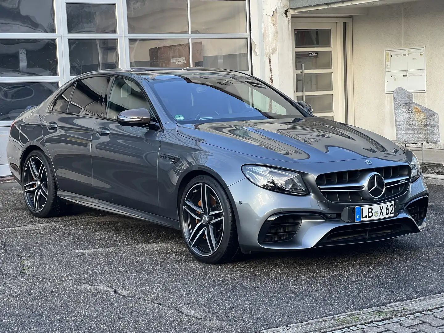 Mercedes-Benz E 63 AMG E 63S Limo, 4 Matic, Performance Sitze, Keramik 20 - 1